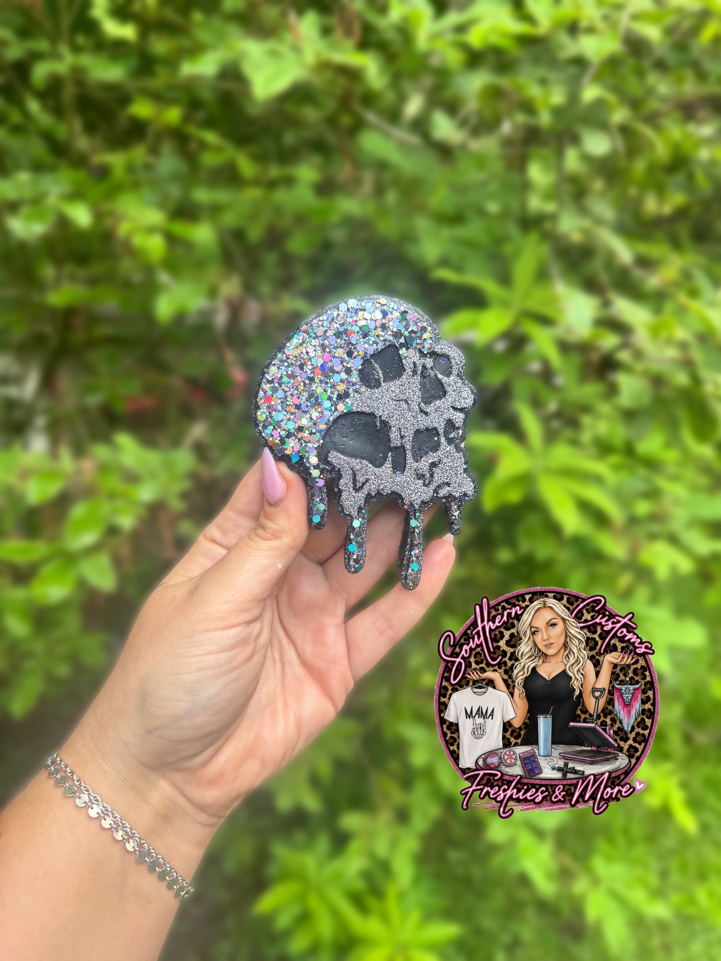 GLITZY DRIP SKULL FRESHIE
