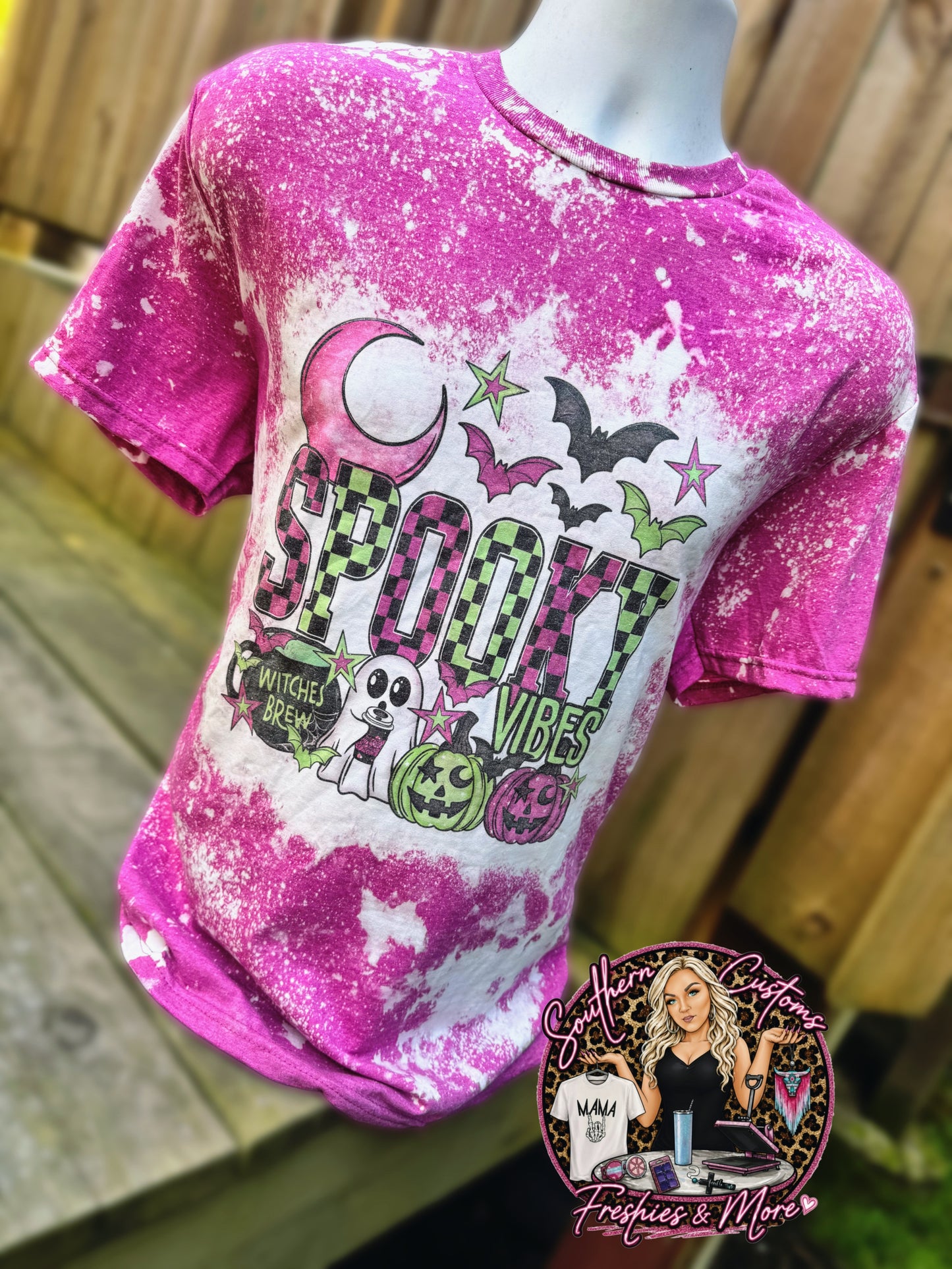 SPOOKY VIBES TEE 🩷